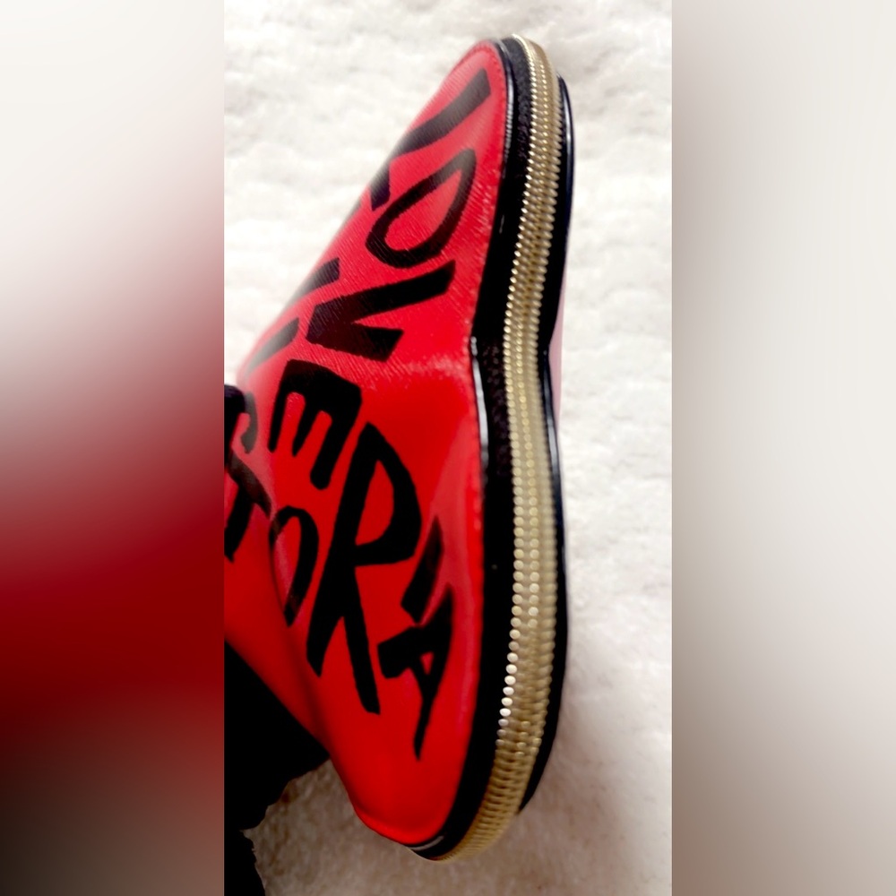 Victoria's Secret Love Victoria Heart Shaped Graffiti Cosmetic Bag RED/PINK NWOT - Picture 7 of 7